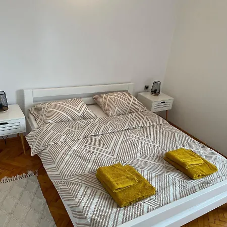 Tulip Apartment *