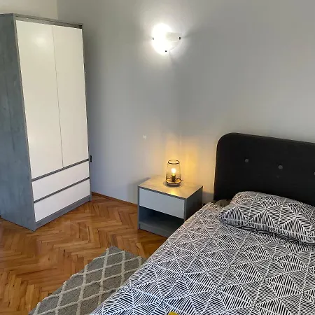 Tulip Apartment *